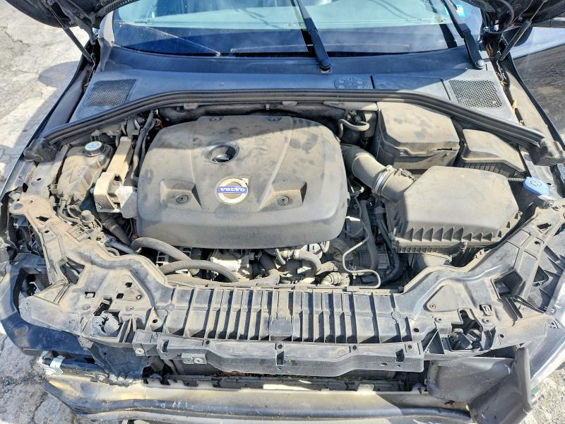 Photo 11 from auction – 2015 VOLVO S60 with VIN YV126MFKXF2338388