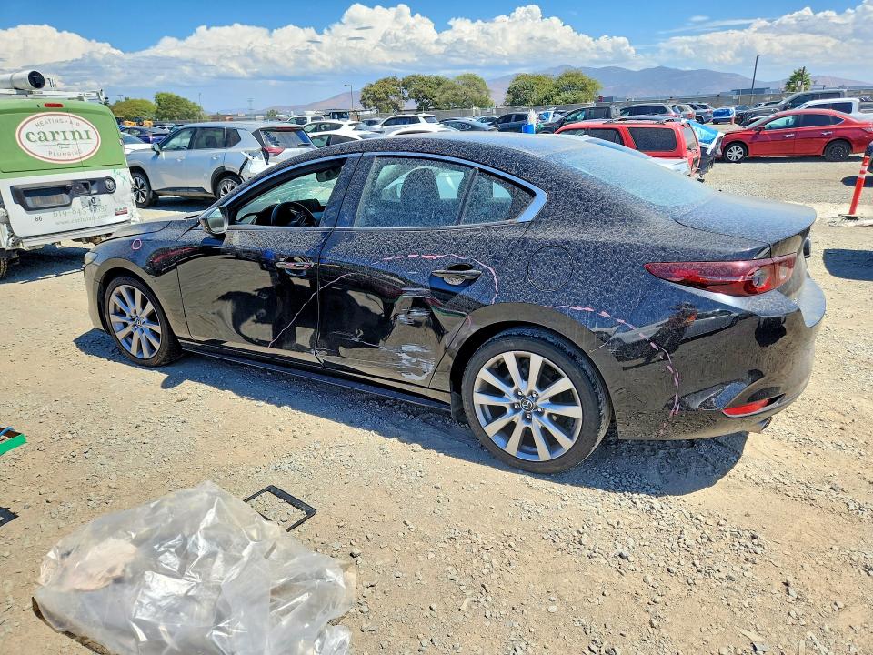 Photo 2 from auction – 2021 MAZDA 3 with VIN 3MZBPABL0MM214925