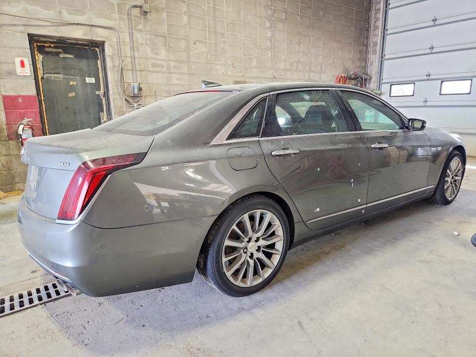 Photo 3 from auction – 2017 CADILLAC CT6 with VIN 1G6KD5RSXHU173207