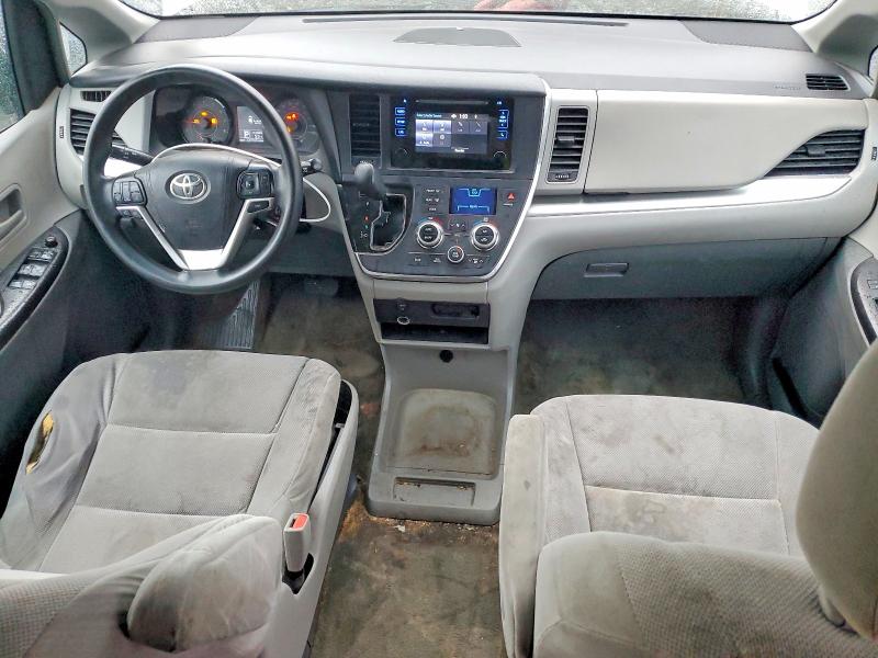 Photo 8 from auction – 2016 TOYOTA SIENNA with VIN 5TDZK3DC1GS748352