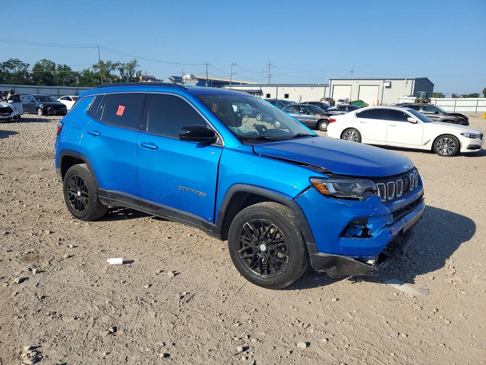 Foto 4 de la subasta – 2022 JEEP COMPASS con VIN 3C4NJDBB9NT216948