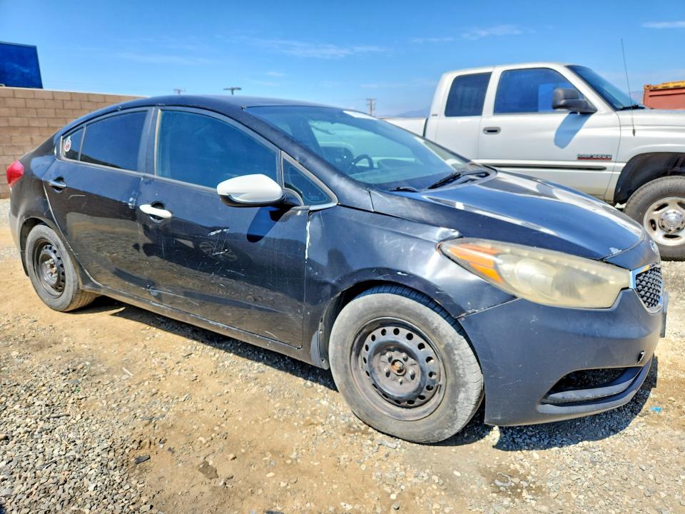 Photo 4 from auction – 2015 KIA FORTE with VIN KNAFZ4A84F5350302