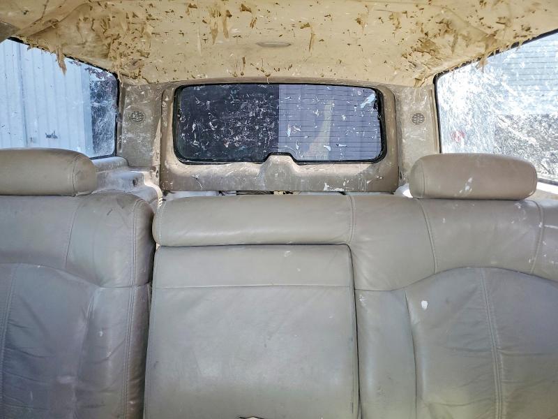 Photo 10 from auction – 2002 CHEVROLET SUBURBAN with VIN 3GNFK16Z42G329547