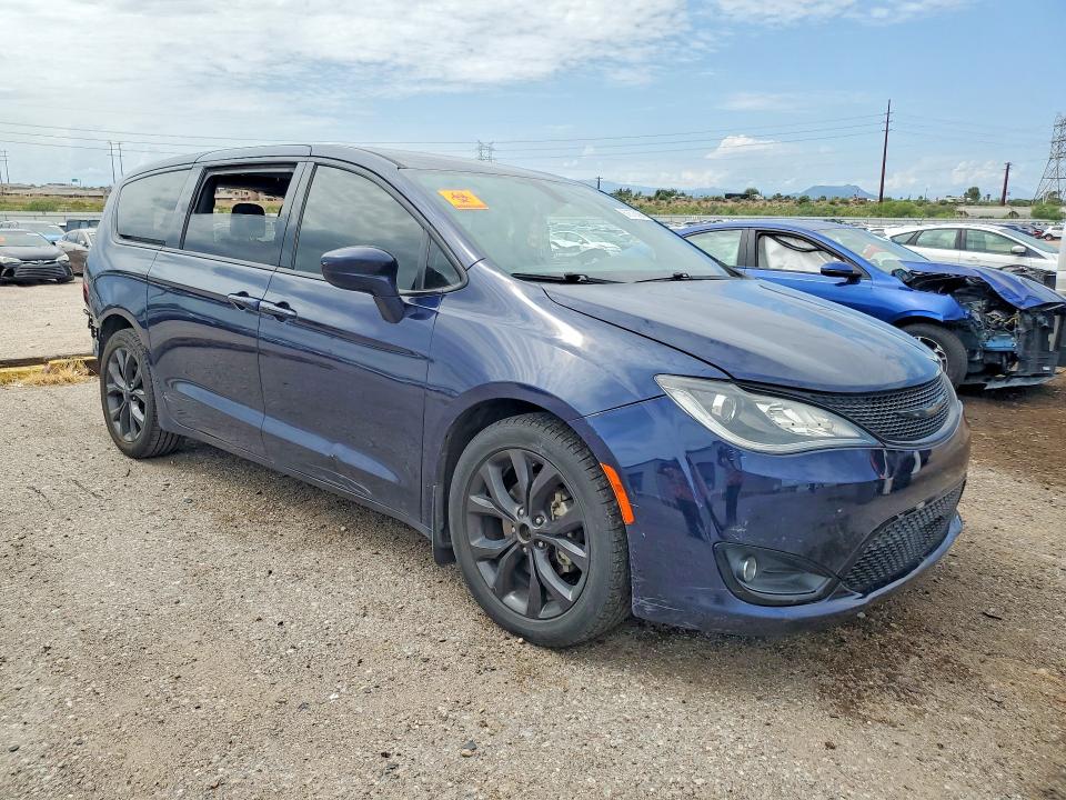 Photo 4 from auction – 2020 CHRYSLER PACIFICA with VIN 2C4RC1FG7LR241721