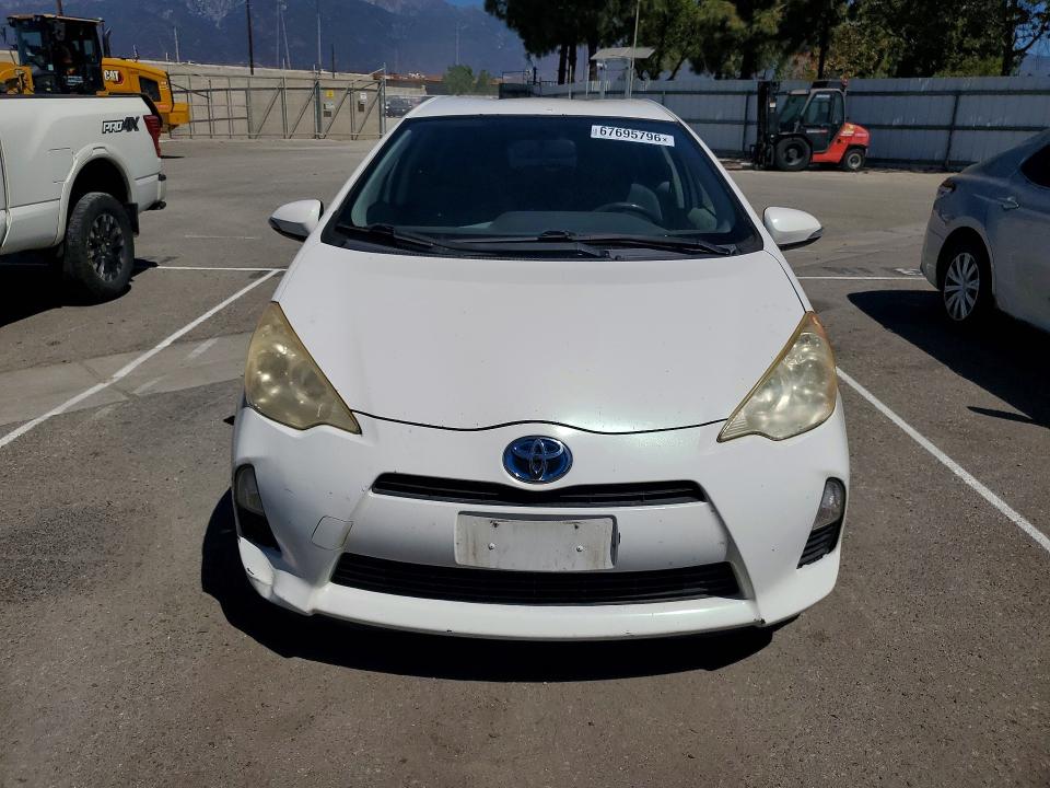 Photo 5 from auction – 2012 TOYOTA PRIUS C with VIN JTDKDTB31C1511138