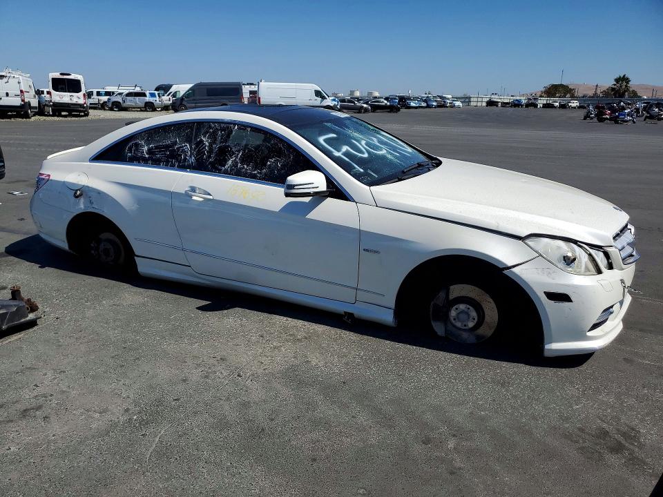 Снимка 4 от търг – 2012 MERCEDES-BENZ E с VIN WDDKJ7DB0CF157058