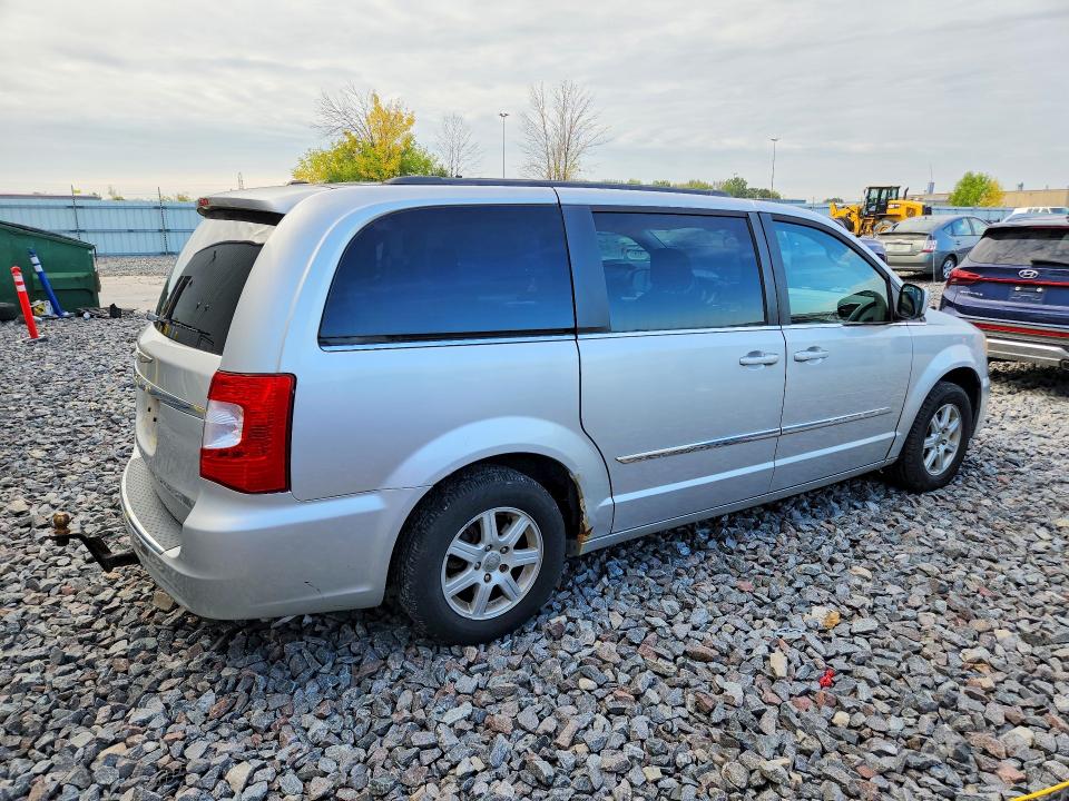 Photo 3 from auction – 2011 CHRYSLER TOWN & COUNTRY with VIN 2A4RR5DG7BR768417