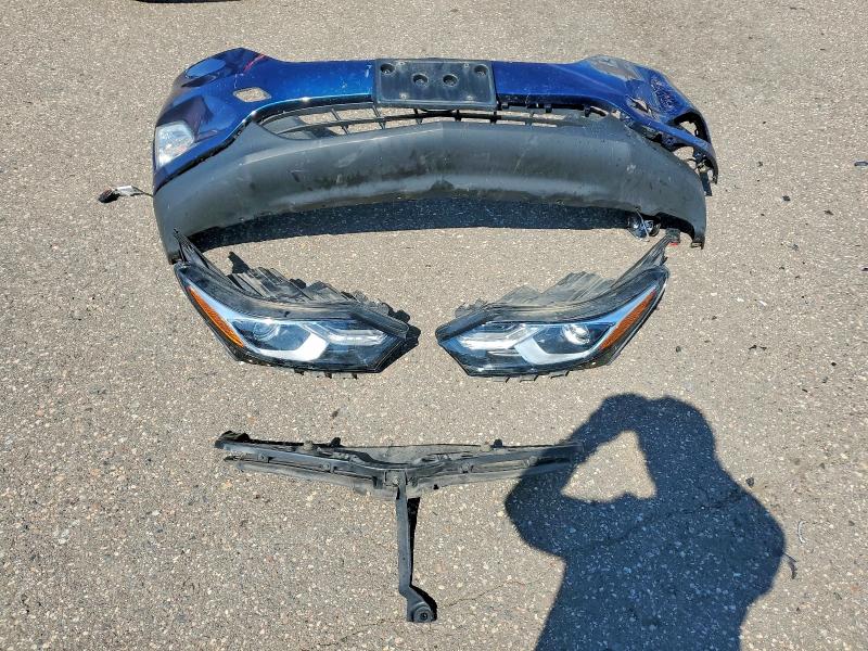 Photo 13 from auction – 2020 CHEVROLET EQUINOX with VIN 2GNAXUEV6L6187002