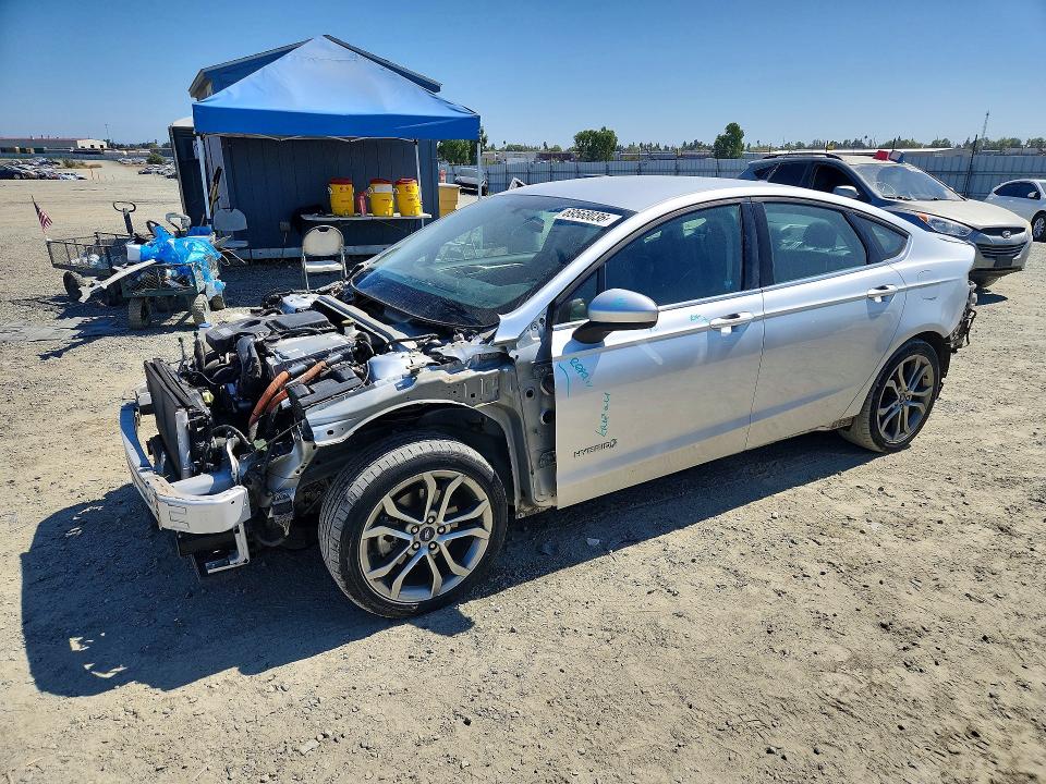 FORD FUSION 2017 with VIN 3FA6P0LU0HR324281 - Photo from auction