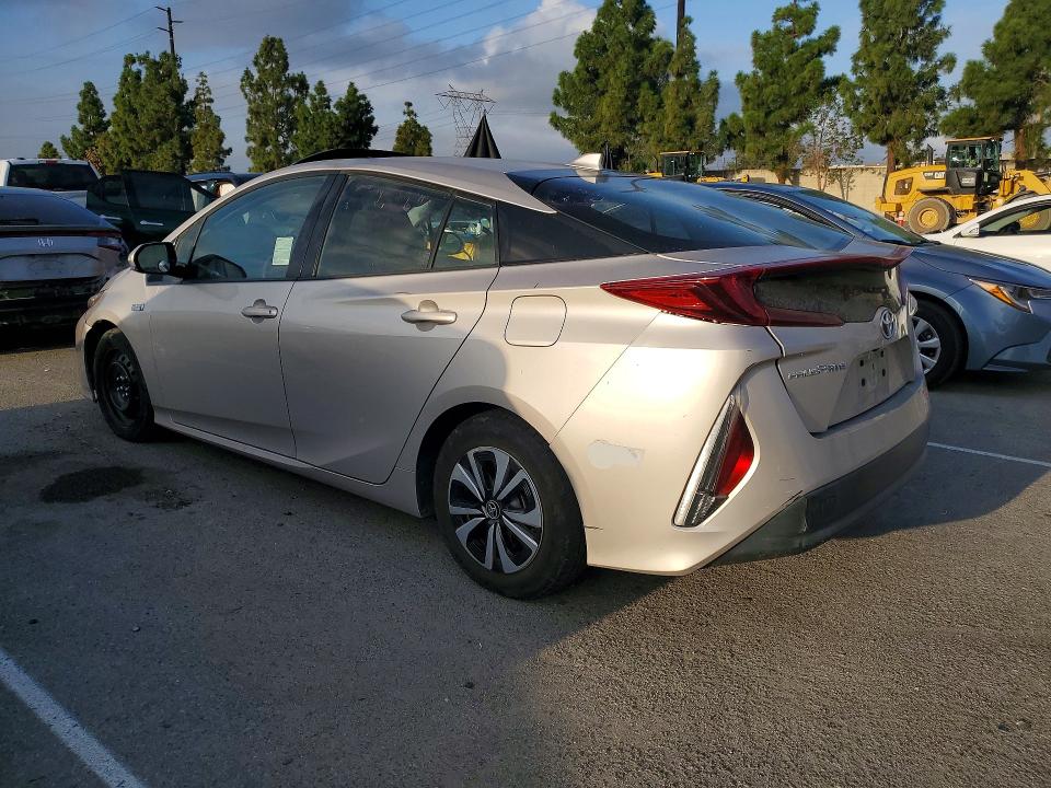 Снимка 2 от търг – 2017 TOYOTA PRIUS PRIME с VIN JTDKARFP4H3065507