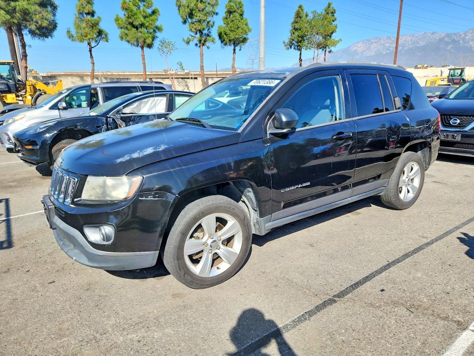 JEEP COMPASS 2016 مع رقم تعريف المركبة 1C4NJCBA2GD641745 - صورة من المزاد