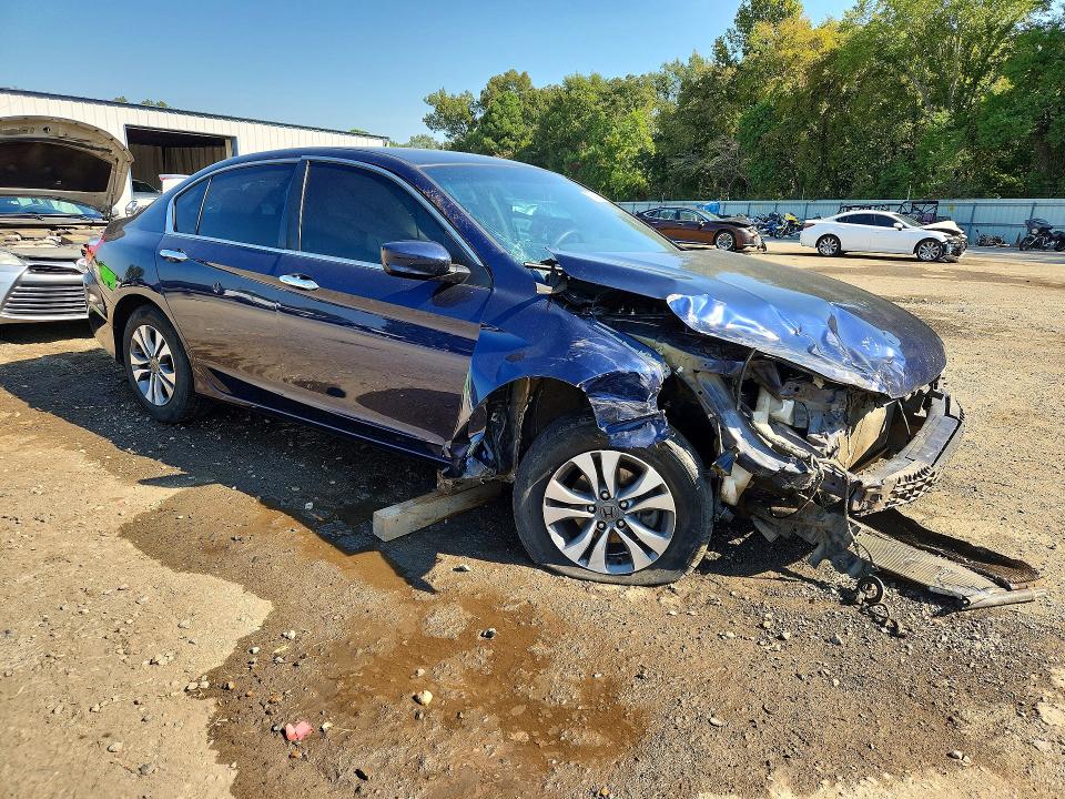 Photo 4 from auction – 2015 HONDA ACCORD with VIN 1HGCR2F30FA032919