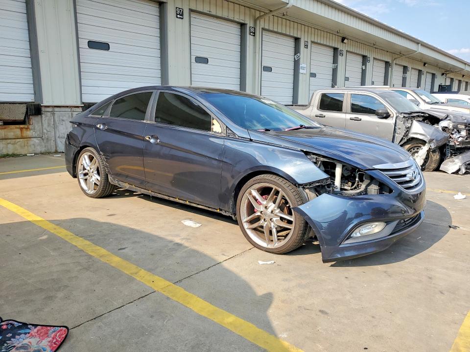 Снимка 4 от търг – 2014 HYUNDAI SONATA с VIN 5NPEC4ACXEH930558