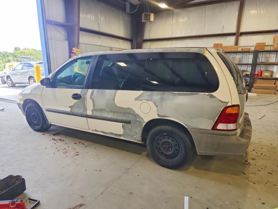 Photo 2 from auction – 2000 FORD WINDSTAR with VIN 2FTZA5443YBC32925