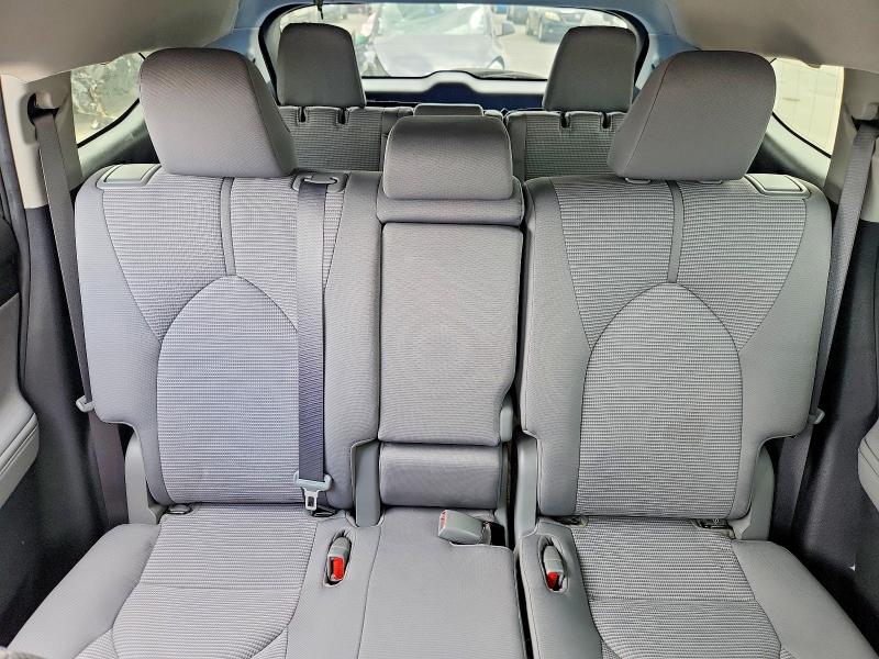 Photo 10 from auction – 2022 TOYOTA HIGHLANDER with VIN 5TDZZRAHXNS132127