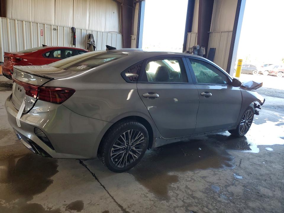Photo 3 from auction – 2022 KIA FORTE with VIN 3KPF54AD7NE491685