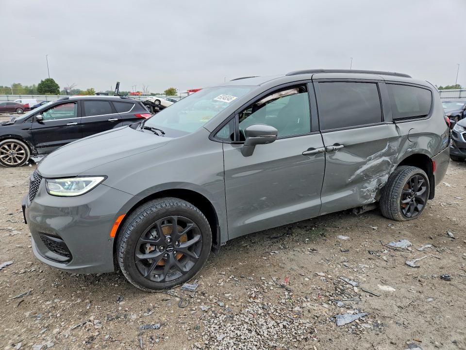 CHRYSLER PACIFICA 2021 with VIN 2C4RC1BG5MR573759 - Photo from auction
