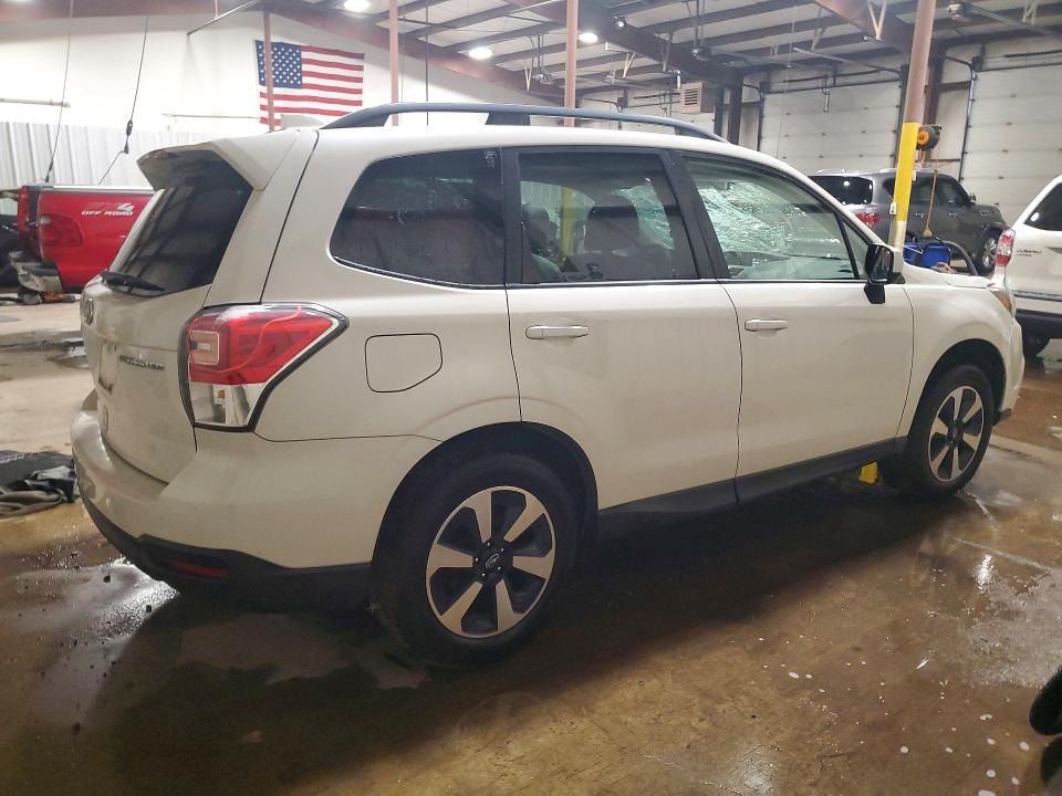 Photo 3 from auction – 2018 SUBARU FORESTER with VIN JF2SJAGC3JH473553