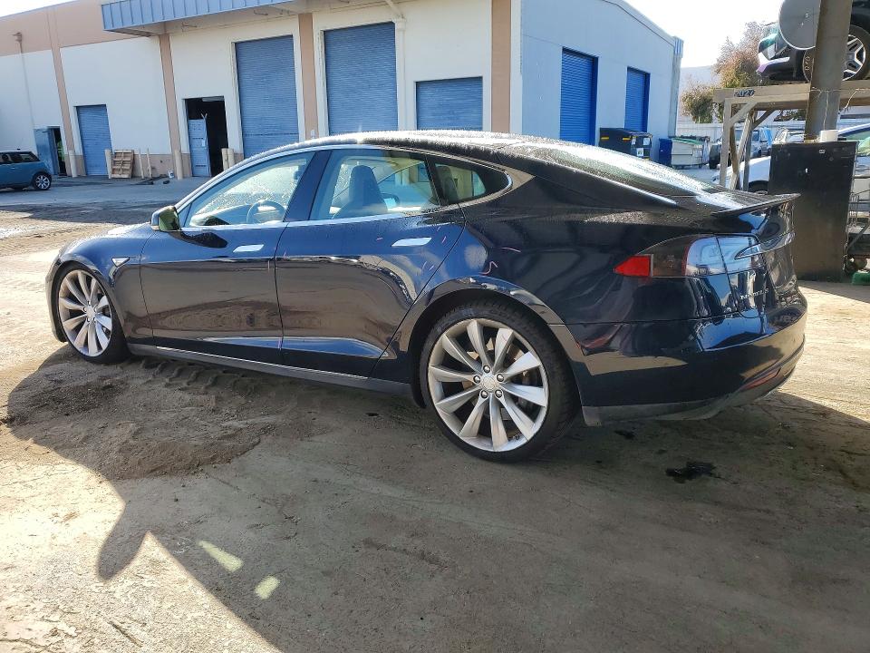 Photo 2 from auction – 2013 TESLA MODEL S with VIN 5YJSA1CP7DFP07205