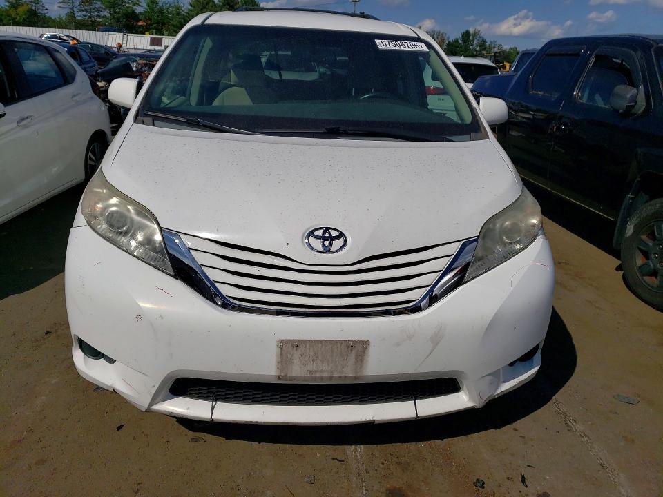 Photo 5 from auction – 2015 TOYOTA SIENNA with VIN 5TDKK3DC5FS538806