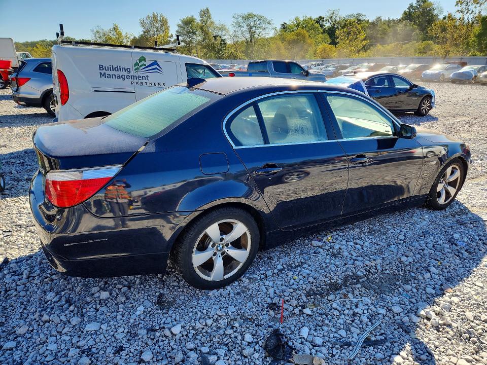 صورة رقم 3 من المزاد - 2007 BMW 525 مع VIN WBANE53537CK92308