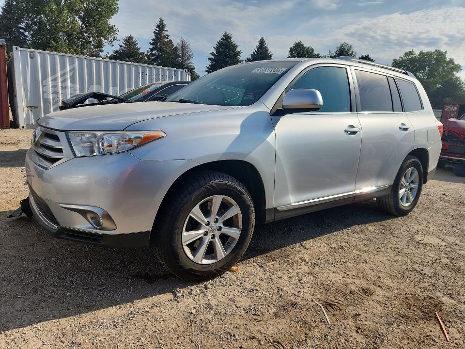 TOYOTA HIGHLANDER 2011 с VIN 5TDBK3EHXBS048804 - Снимка от търг