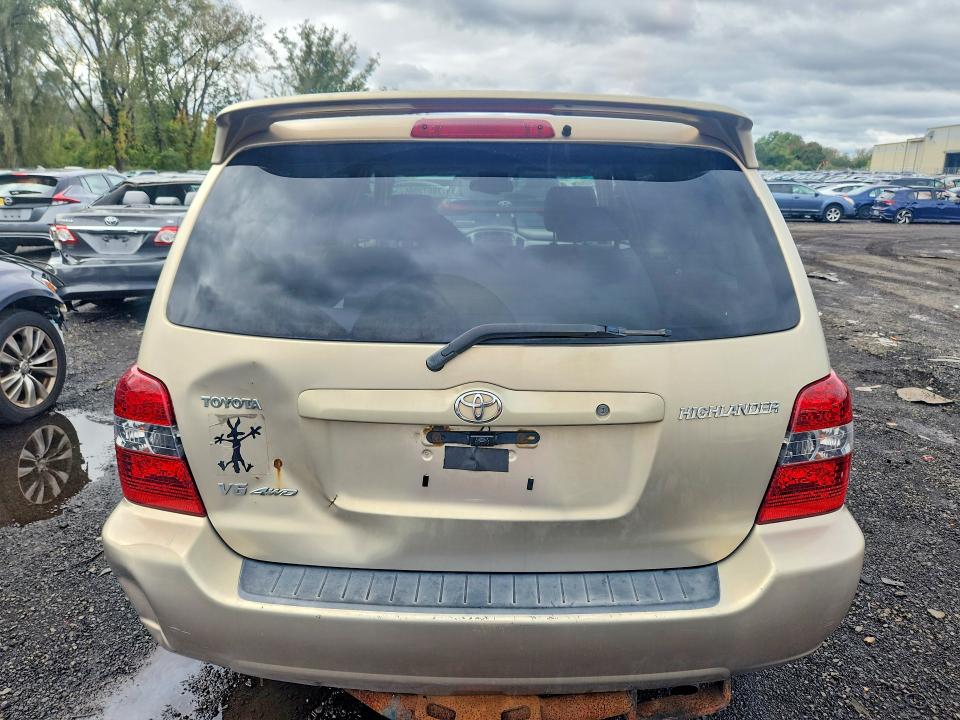 Photo 6 from auction – 2004 TOYOTA HIGHLANDER with VIN JTEEP21A040048992