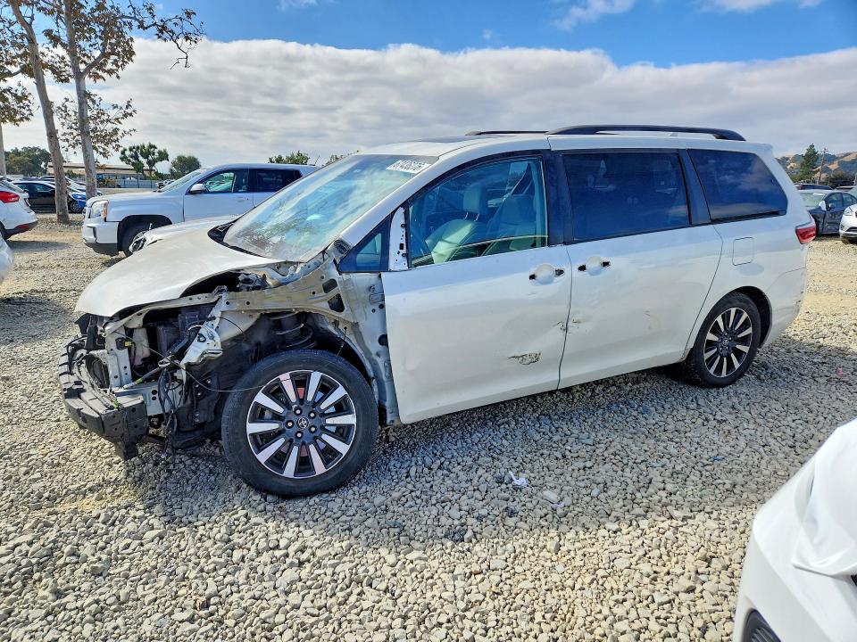 2019 TOYOTA SIENNA - Търг №67436276