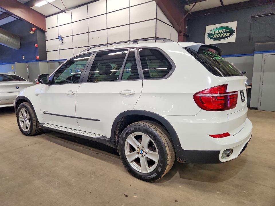 Zdjęcie 2 z aukcji – 2011 BMW X5 z VIN 5UXZW0C54BL370946