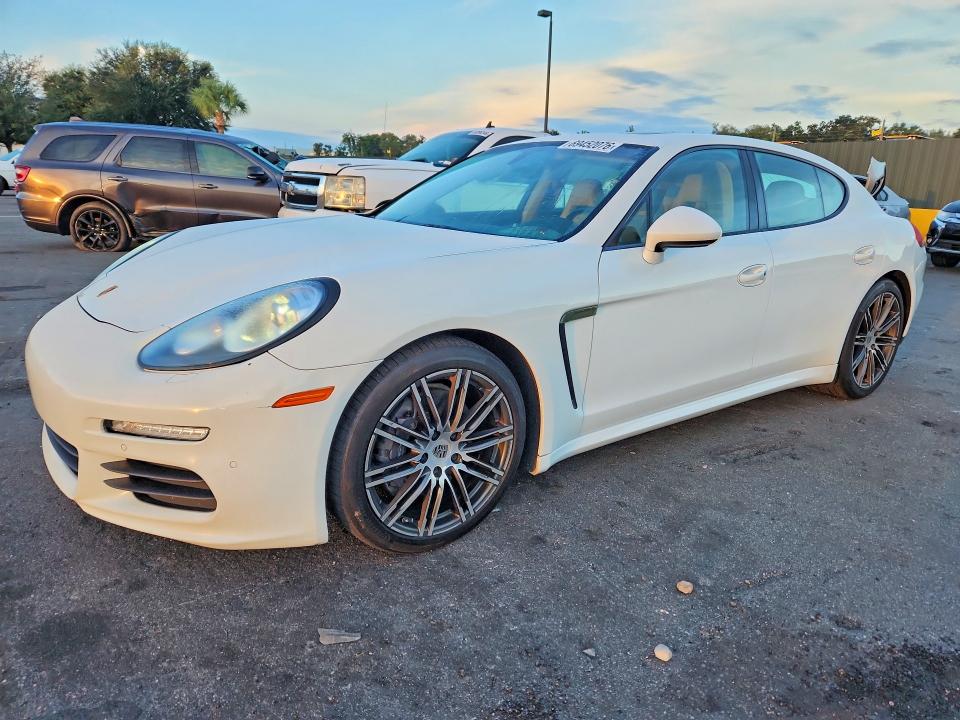 2015 PORSCHE PANAMERA - Търг №69452076