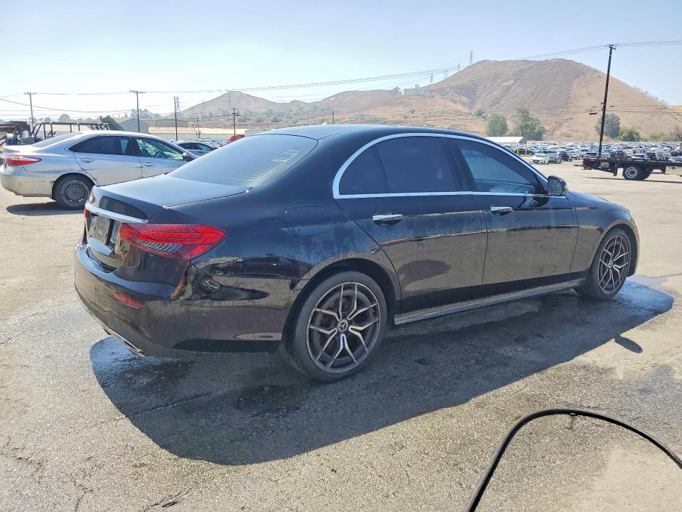 Photo 3 from auction – 2021 MERCEDES-BENZ E with VIN W1KZF8DB5MA873412