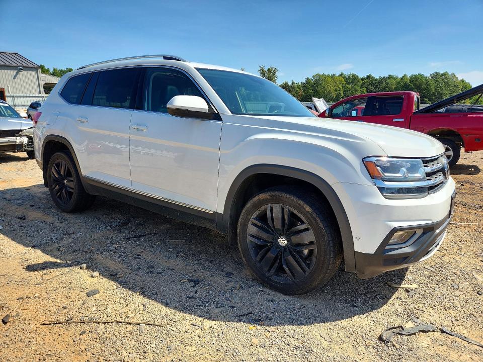 Photo 4 from auction – 2018 VOLKSWAGEN ATLAS with VIN 1V2NR2CA0JC575581