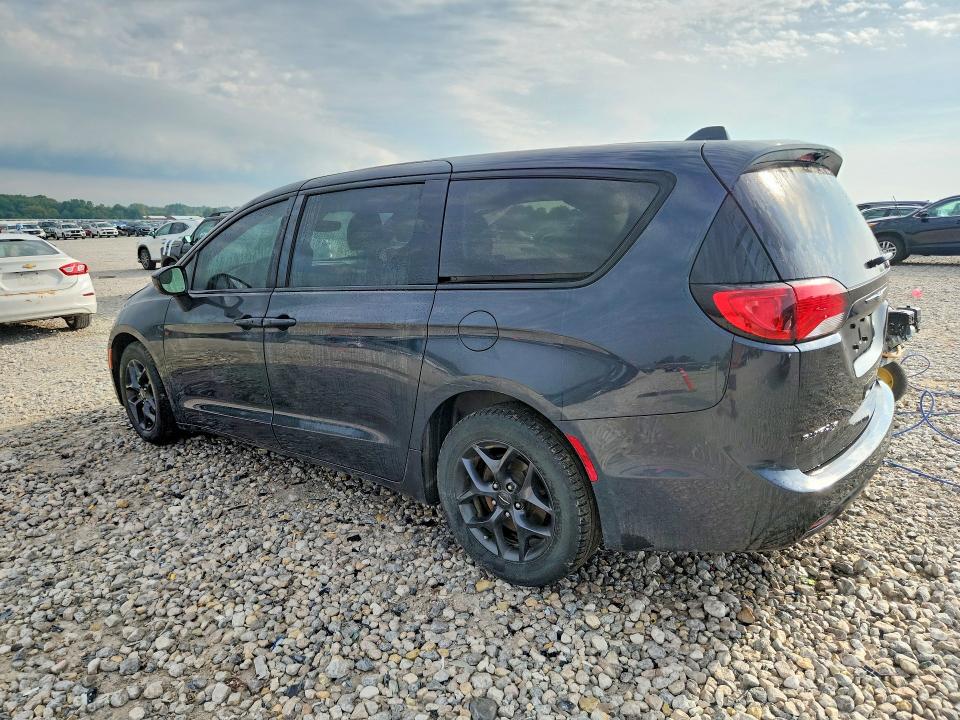Photo 2 from auction – 2019 CHRYSLER PACIFICA with VIN 2C4RC1FG0KR630506