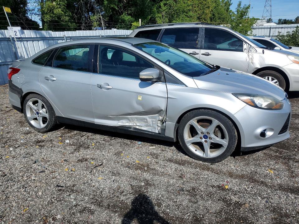 Zdjęcie 4 z aukcji – 2013 FORD FOCUS z VIN 1FADP3J27DL154522