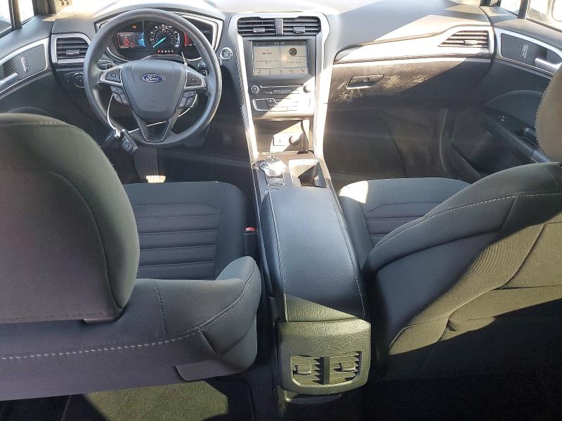 Zdjęcie 8 z aukcji – 2017 FORD FUSION z VIN 3FA6P0HD8HR313571