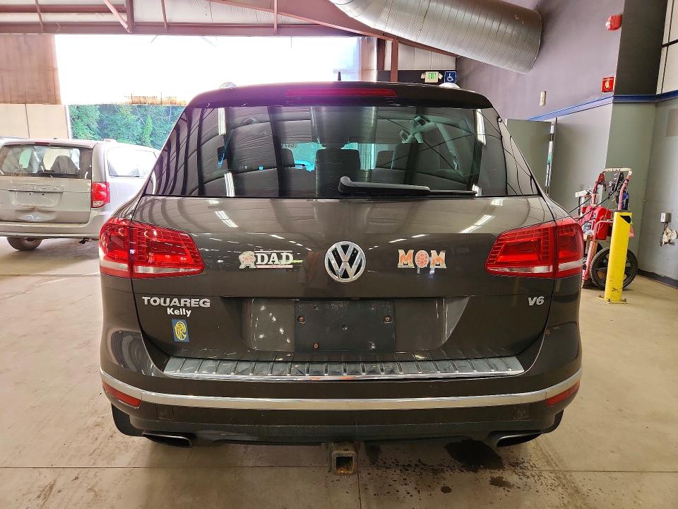Снимка 6 от търг – 2016 VOLKSWAGEN TOUAREG с VIN WVGEF9BP9GD011628