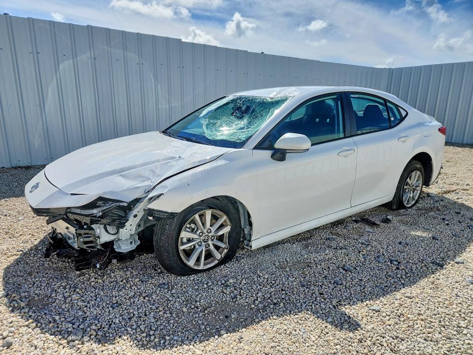 TOYOTA CAMRY 2026 z numerem VIN 4T1DAACK2TU761235 - Zdjęcie z aukcji