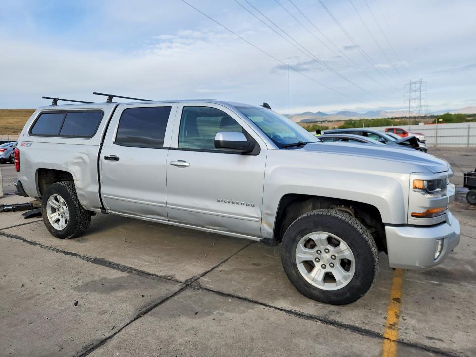 Снимка 4 от търг – 2017 CHEVROLET SILVERADO с VIN 3GCUKREC0HG400277
