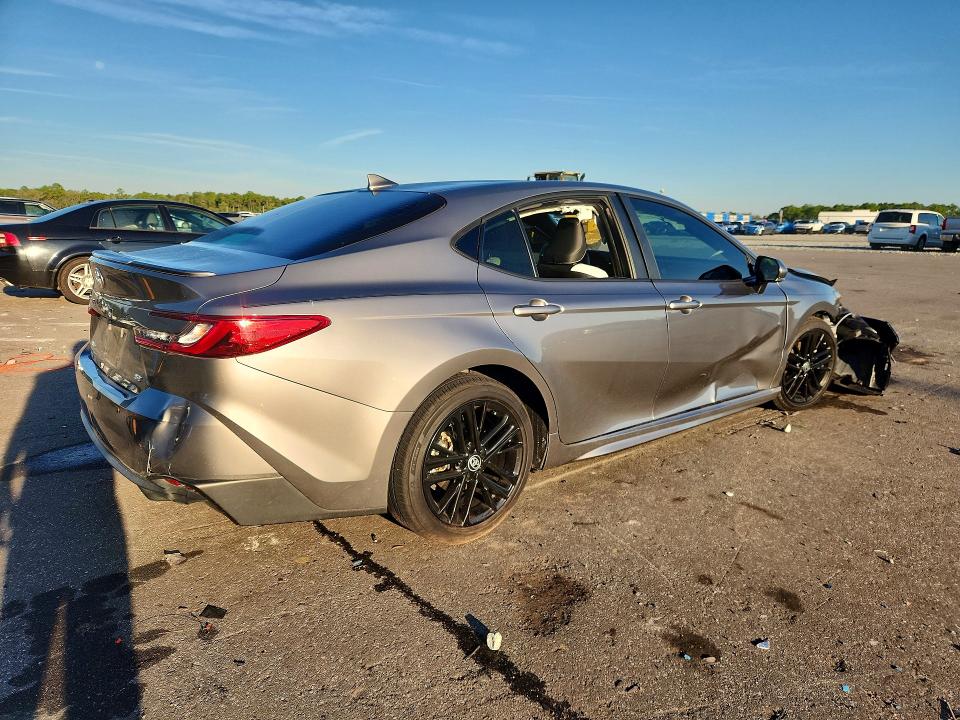 Фото 3 с аукциона – 2025 TOYOTA CAMRY с VIN 4T1DAACK5SU614230