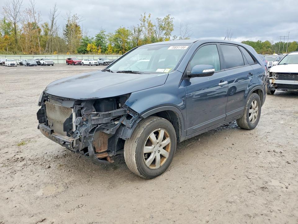 KIA SORENTO 2011 مع رقم تعريف المركبة 5XYKT3A16BG104692 - صورة من المزاد