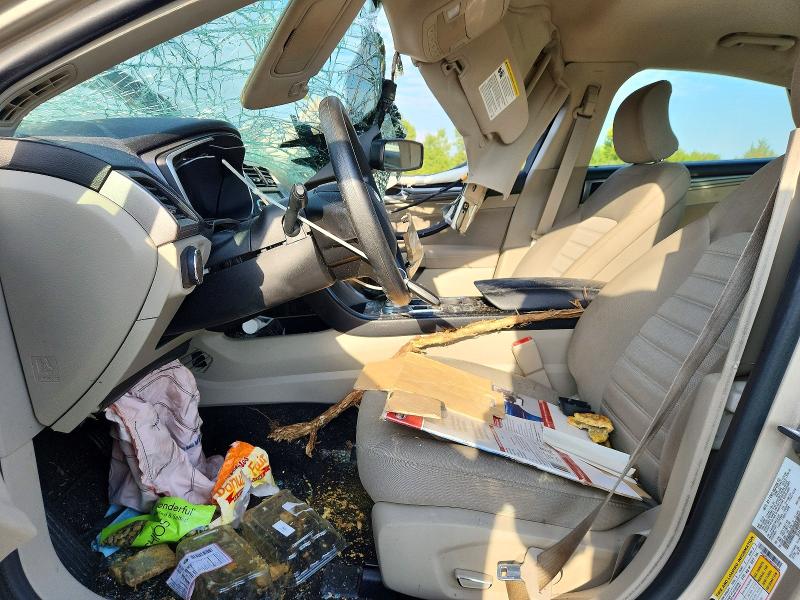 Photo 7 from auction – 2019 FORD FUSION with VIN 3FA6P0LU3KR168549
