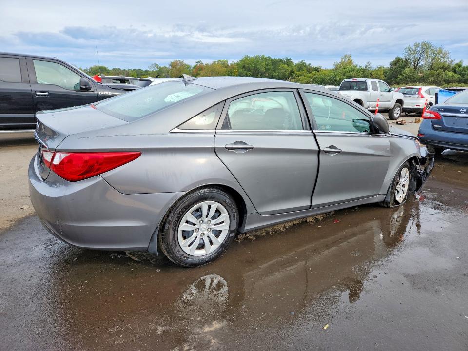 Снимка 3 от търг – 2013 HYUNDAI SONATA с VIN 5NPEB4AC9DH558423