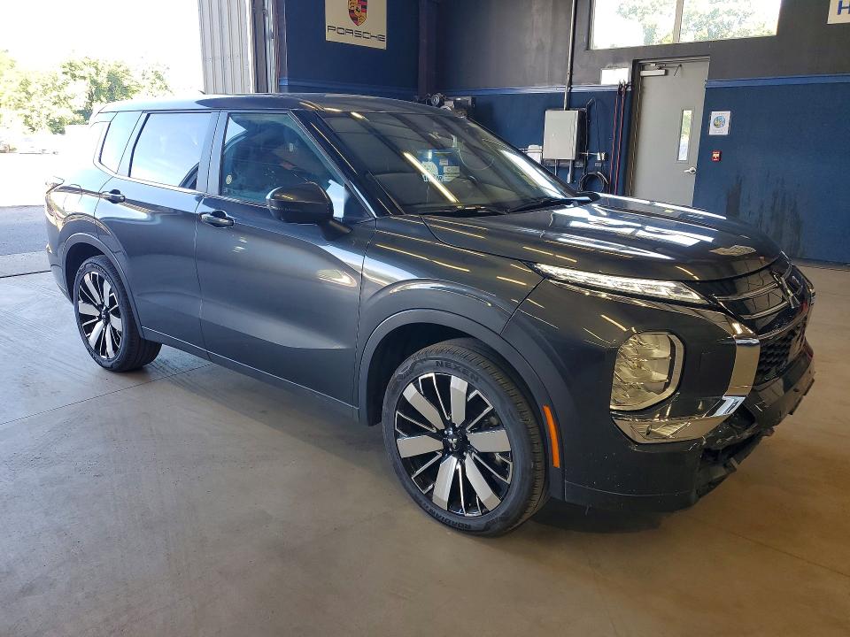 Photo 4 from auction – 2025 MITSUBISHI OUTLANDER with VIN JA4J4VA89SZ016958