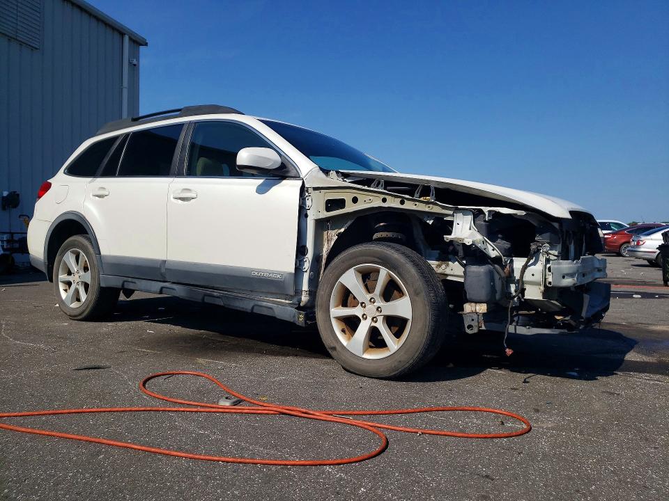 Photo 4 from auction – 2014 SUBARU OUTBACK with VIN 4S4BRBDC0E3210615