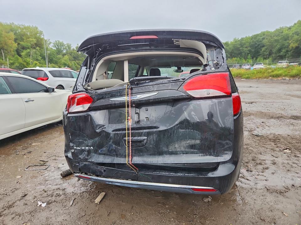 Фото 6 с аукциона – 2018 CHRYSLER PACIFICA с VIN 2C4RC1BG8JR292227