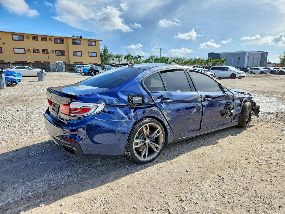 صورة رقم 3 من المزاد - 2018 BMW M550XI مع VIN WBAJB9C51JB049351