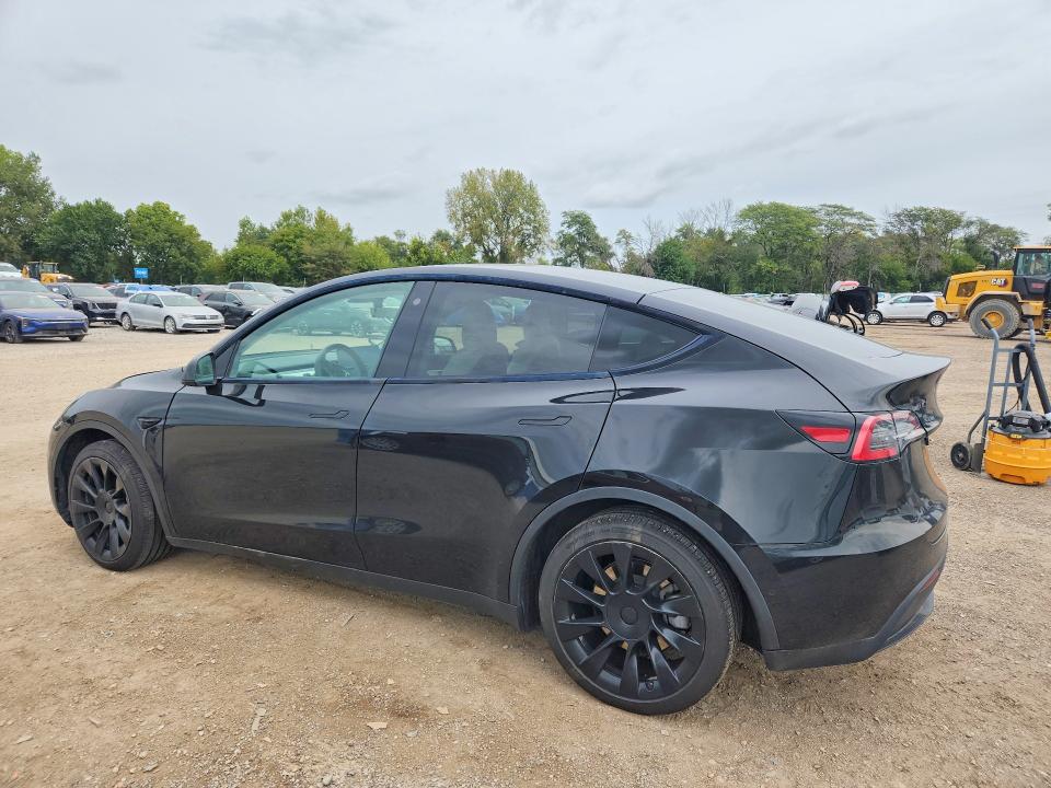 Снимка 2 от търг – 2021 TESLA MODEL Y с VIN 5YJYGDEE2MF124093