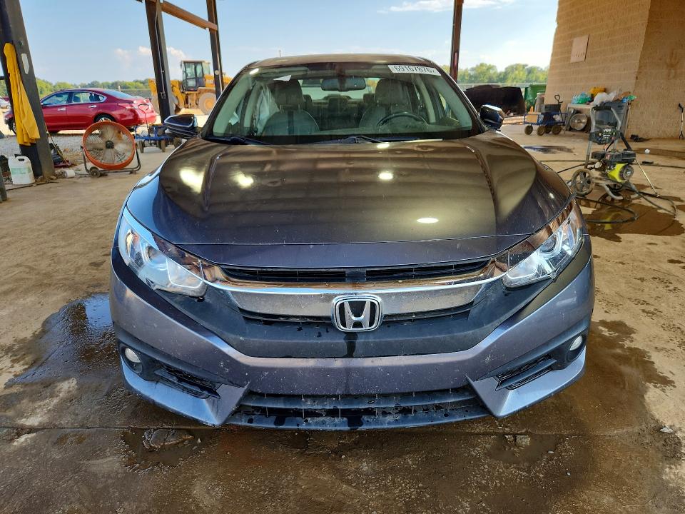 Снимка 5 от търг – 2018 HONDA CIVIC с VIN JHMFC1F76JX018599