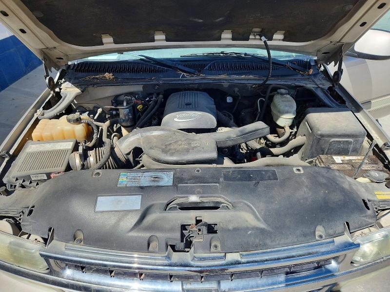 Photo 11 from auction – 2004 CHEVROLET SUBURBAN with VIN 3GNFK16Z24G298804