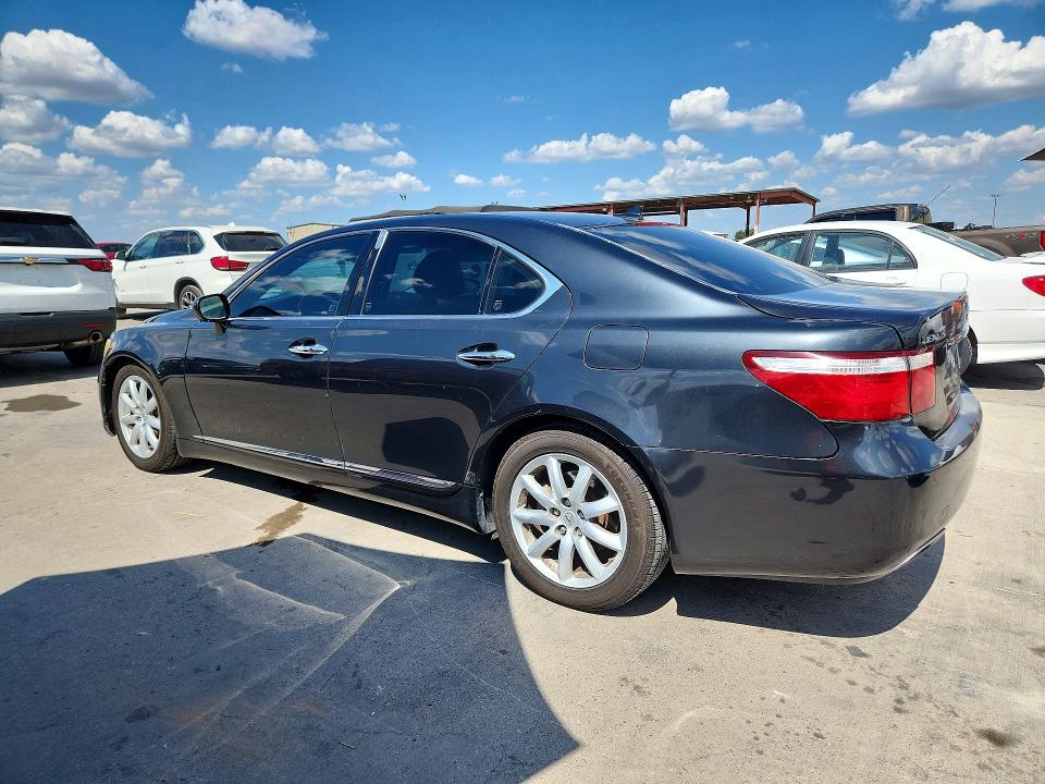 Foto 2 de la subasta – 2008 LEXUS LS con VIN JTHBL46F785058087